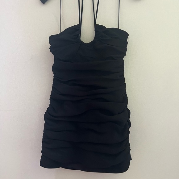 Zara woman’s black Ruched halter mini dress - Picture 13 of 16
